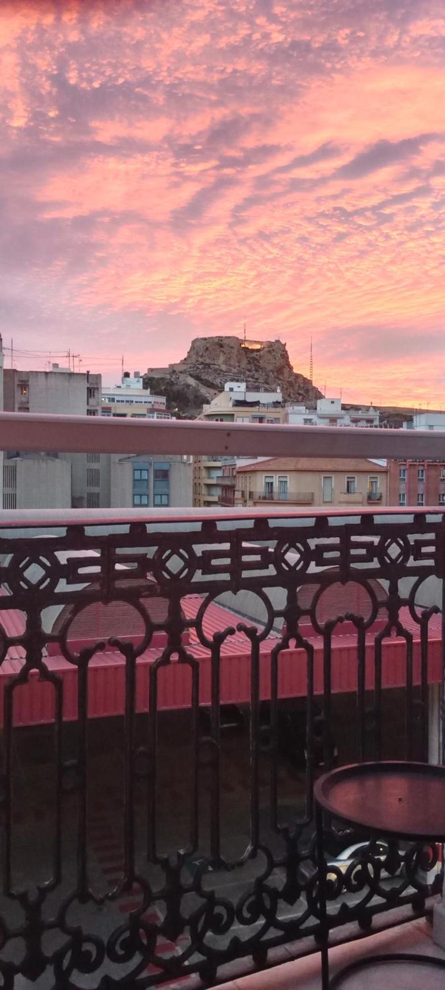Room With Private Bathroom And Balcony Nearby The Mercado Central, Center And Beach Alicante Exterior photo