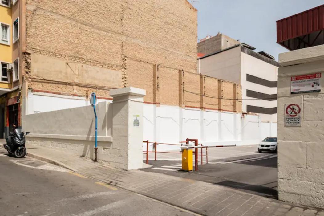 Room With Private Bathroom And Balcony Nearby The Mercado Central, Center And Beach Alicante Exterior photo
